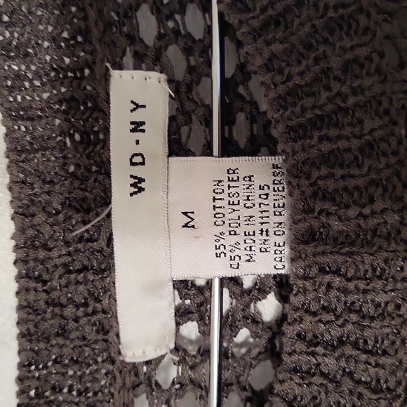 WD-NY Hi-Low Sweater - Picture 2 of 3